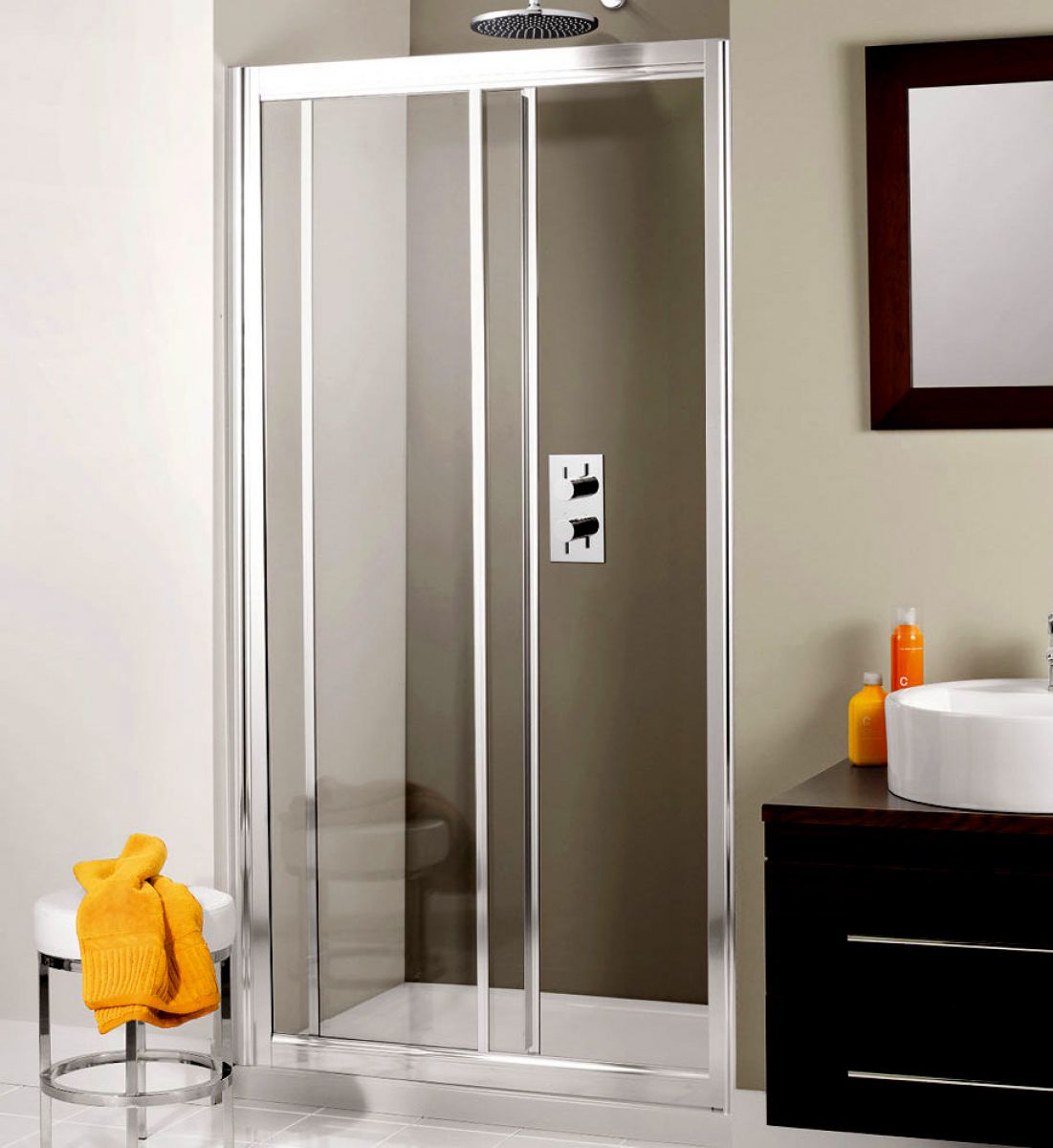 picture of a sliding shower door